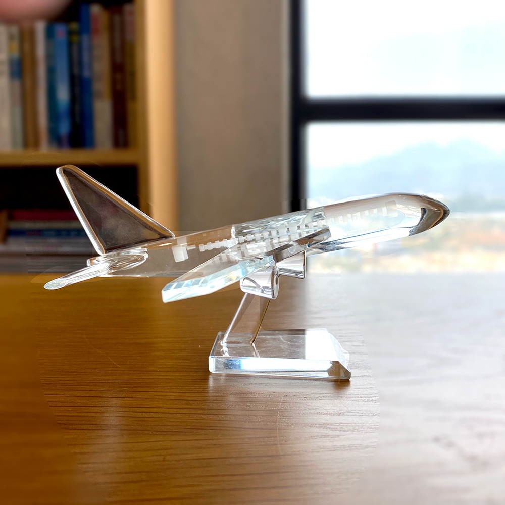 Jelas Lucu Pesawat Patung Kaca - Paper Weight Crystal ulasan dan harga